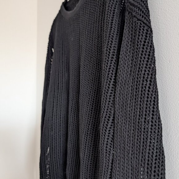 Uniqlo Mesh Knit black sweater - Picture 3 of 6
